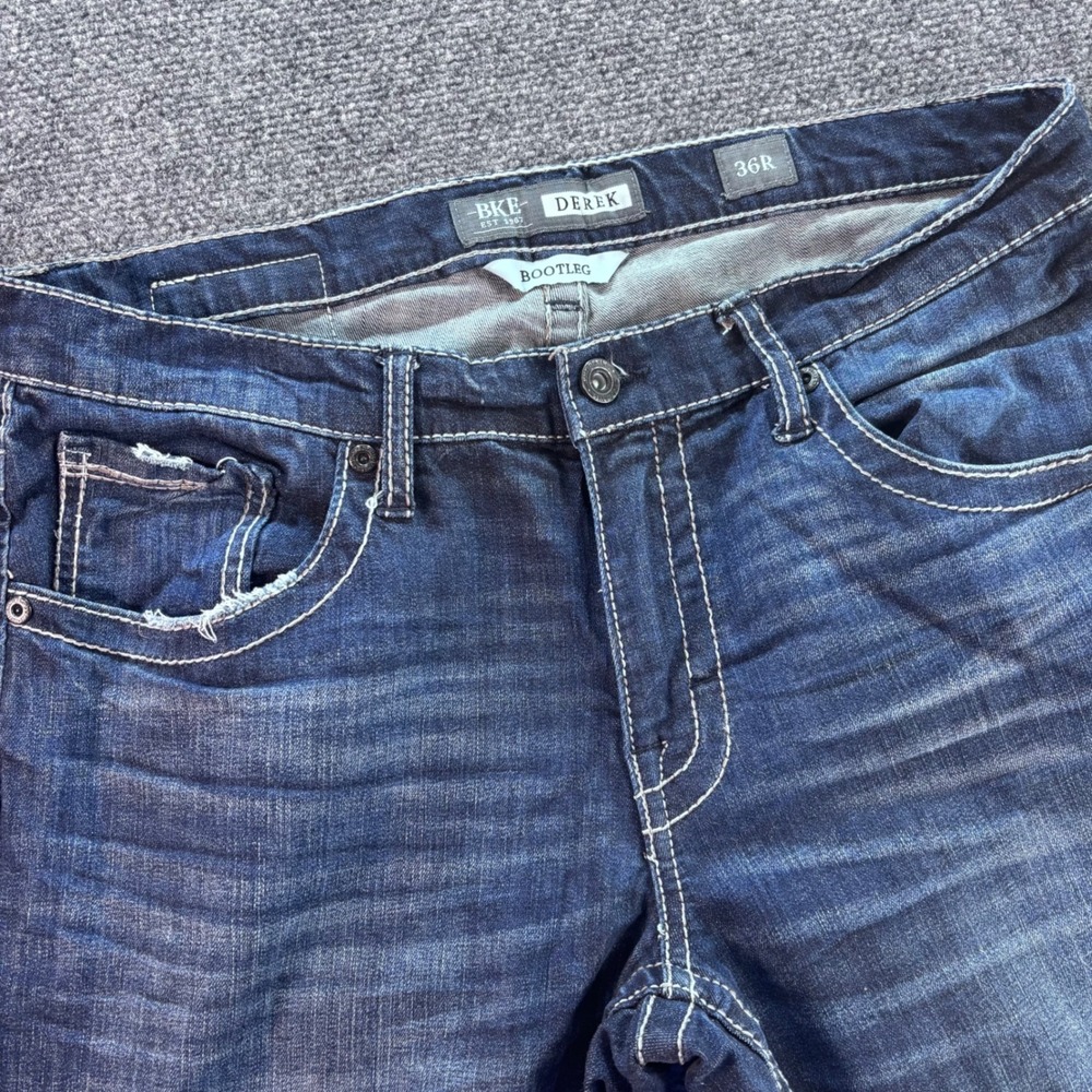 BKE Derek Bootleg Jeans Mens 36R Blue Dark Wash Raw Hem Contrast Stitch Distress